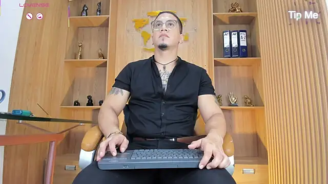 Snapshot of JoshMillerr_ chatting on June 1, 2026, 7:26 pm JoshMillerr online show from June 1, 2026, 7:26 pm