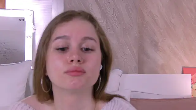 Snapshot of EllieHayes chatting on September 21, 2025, 5:14 pm EllieHayes online show from September 21, 2025, 5:14 pm