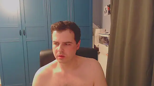 Snapshot of CuteMan33 chatting on December 22, 2024, 10:04 pm CuteMan33 online show from December 22, 2024, 10:04 pm