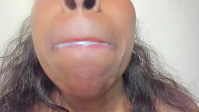 Snapshot of KamariaFyre chatting on March 7, 2025, 9:40 am KamariaFyre online show from March 7, 2025, 9:40 am