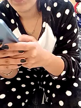 ShadiaStar online show from November 28, 2025, 11:24 am