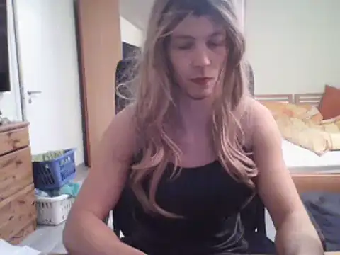 Snapshot of Kinky-Kristina chatting on February 3, 2025, 6:17 pm Kinky-Kristina online show from February 3, 2025, 6:17 pm