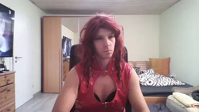 Snapshot of Kinky-Kristina chatting on October 10, 2025, 7:46 pm Kinky-Kristina online show from October 10, 2025, 7:46 pm