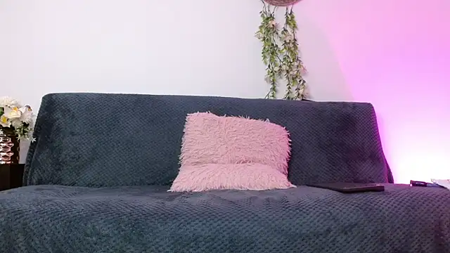 Kendal Mosk online show from April 1, 2026, 11:13 pm