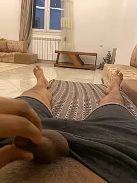 Snapshot of Lahcene chatting on February 5, 2026, 11:20 pm Lahcene online show from February 5, 2026, 11:20 pm