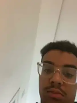 Snapshot of Lahcene chatting on March 2, 2026, 8:59 pm Lahcene online show from March 2, 2026, 8:59 pm