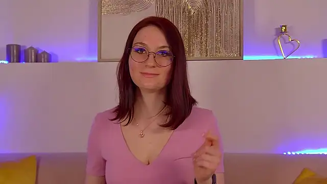 VictoriaArdern online show from March 12, 2025, 7:28 pm