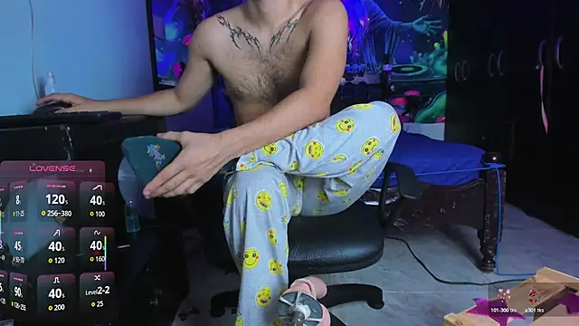 alexdesire online show from March 25, 2026, 1:17 pm