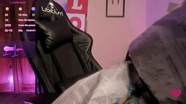 Snapshot of Aurora_Hotson chatting on February 2, 2025, 4:26 am Aurora Hotson online show from February 2, 2025, 4:26 am