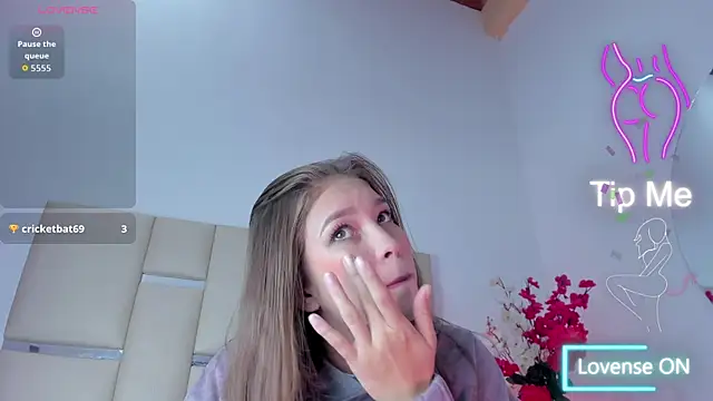 HaleyAmaya online show from November 30, 2025, 12:20 pm