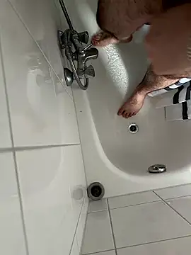 Snapshot of Loco42- chatting on January 13, 2026, 2:33 pm Loco42- online show from January 13, 2026, 2:33 pm