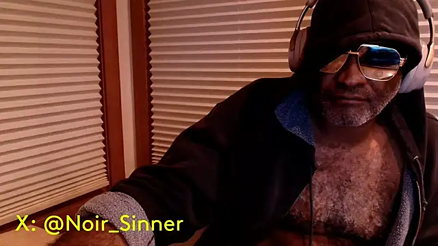 sinnernoir online show from November 7, 2025, 2:33 am