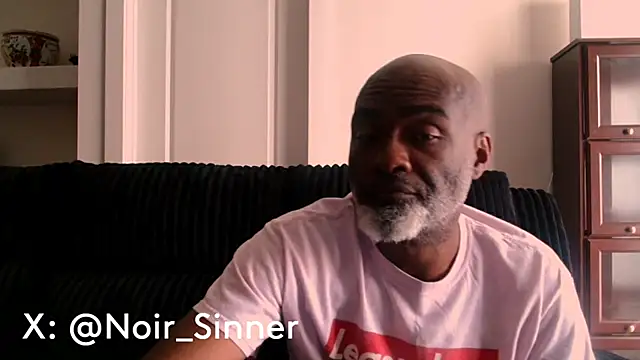 Snapshot of sinnernoir chatting on June 17, 2026, 3:57 pm sinnernoir online show from June 17, 2026, 3:57 pm