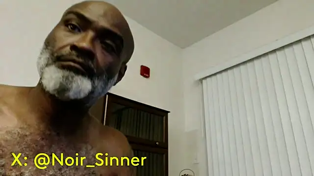 Snapshot of sinnernoir chatting on June 29, 2026, 4:30 am sinnernoir online show from June 29, 2026, 4:30 am