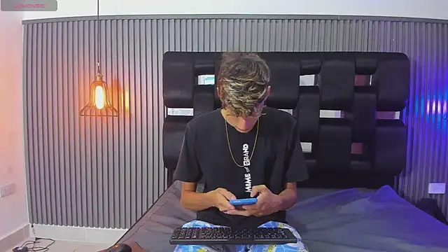 Alex Strip  online show from December 12, 2024, 5:20 am