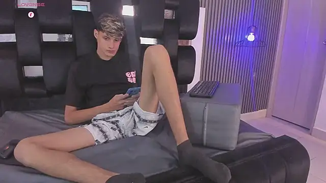 Alex Strip  online show from December 14, 2024, 6:13 am