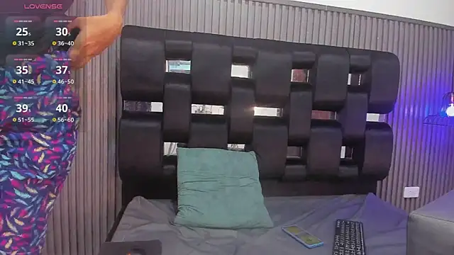 Alex Strip  online show from January 22, 2025, 5:26 am