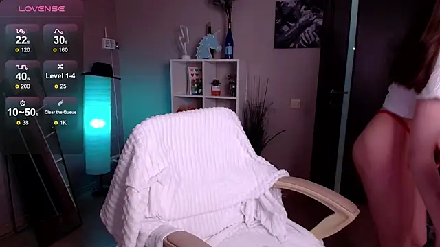 Lilly Soulmate online show from December 27, 2024, 6:35 am