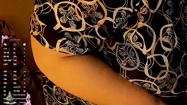 Snapshot of SexxyDreams1 chatting on December 24, 2024, 1:27 am SexxyDreams1 online show from December 24, 2024, 1:27 am