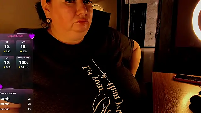 Snapshot of SexxyDreams1 chatting on March 22, 2025, 7:04 am SexxyDreams1 online show from March 22, 2025, 7:04 am