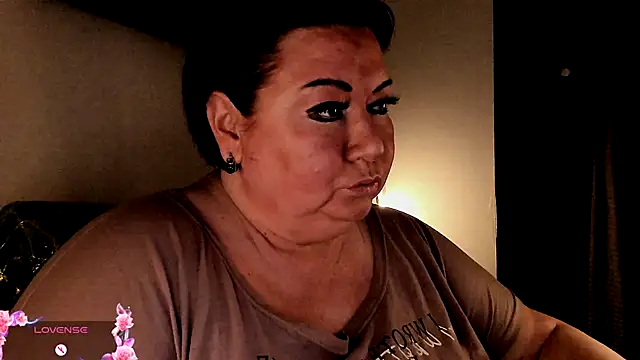 Snapshot of SexxyDreams1 chatting on September 14, 2025, 5:28 am SexxyDreams1 online show from September 14, 2025, 5:28 am