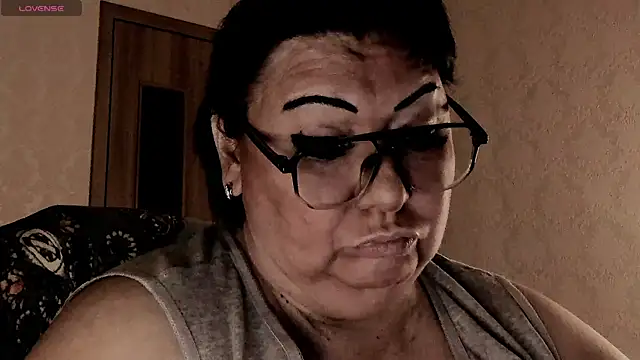 SexxyDreams1 online show from March 26, 2026, 1:01 am