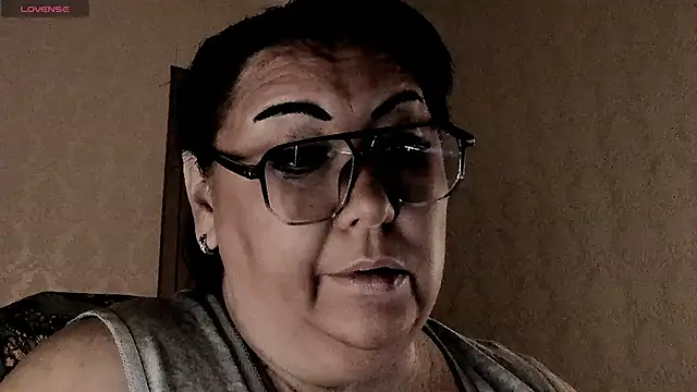 SexxyDreams1 online show from March 30, 2026, 12:33 am