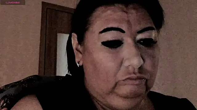 SexxyDreams1 online show from April 28, 2026, 2:49 am