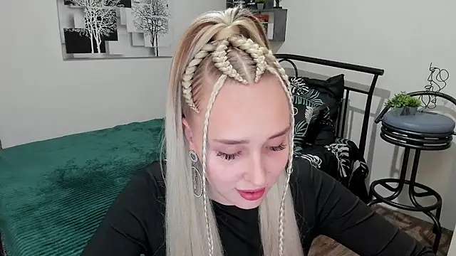 LinaTruly online show from February 15, 2025, 9:04 pm