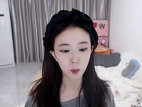 LOLO-yaya online show from December 13, 2024, 8:30 am