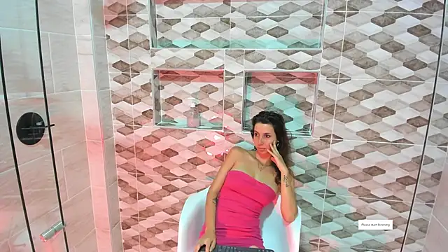 jolie lov online show from February 8, 2025, 7:16 pm