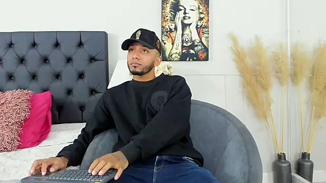 Snapshot of Robin_Rief chatting on March 15, 2025, 3:29 am Robin Rief online show from March 15, 2025, 3:29 am