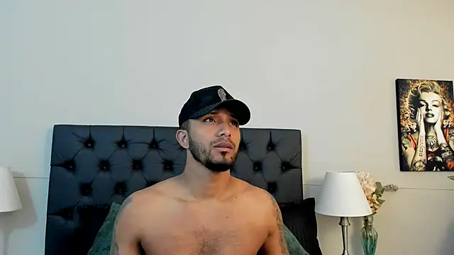 Snapshot of Robin_Rief chatting on September 16, 2025, 3:40 am Robin Rief online show from September 16, 2025, 3:40 am