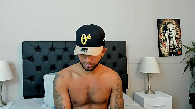 Snapshot of Robin_Rief chatting on October 9, 2025, 3:26 am Robin Rief online show from October 9, 2025, 3:26 am