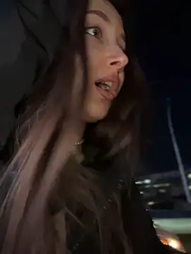 VelvetVixenI online show from March 4, 2026, 4:35 pm