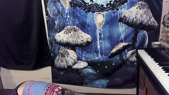  hellostormy  online show from December 4, 2025, 11:41 am