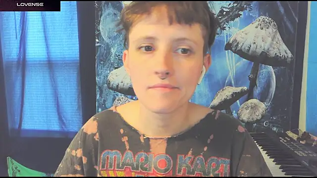  hellostormy  online show from April 13, 2026, 4:01 pm