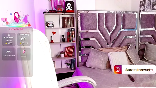 Aurora Brownn online show from November 14, 2025, 4:44 am