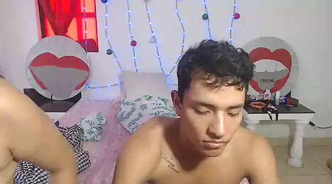 Snapshot of PartySexting chatting on December 22, 2024, 12:05 pm PartySexting online show from December 22, 2024, 12:05 pm