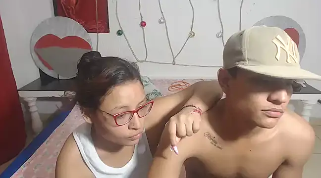 Snapshot of PartySexting chatting on December 24, 2024, 9:06 am PartySexting online show from December 24, 2024, 9:06 am