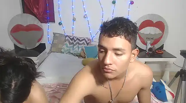 Snapshot of PartySexting chatting on January 18, 2025, 8:52 am PartySexting online show from January 18, 2025, 8:52 am