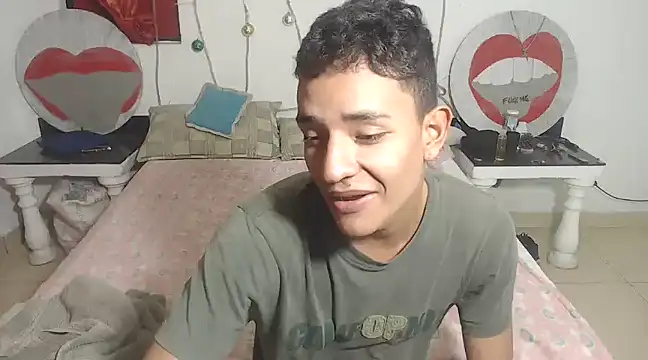 Snapshot of PartySexting chatting on January 22, 2025, 2:15 am PartySexting online show from January 22, 2025, 2:15 am