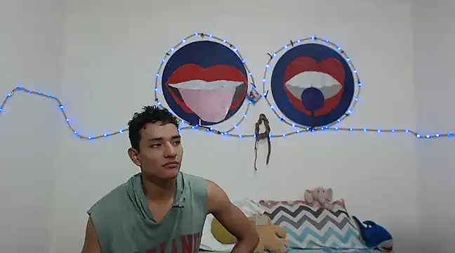 Snapshot of PartySexting chatting on February 13, 2025, 2:23 am PartySexting online show from February 13, 2025, 2:23 am