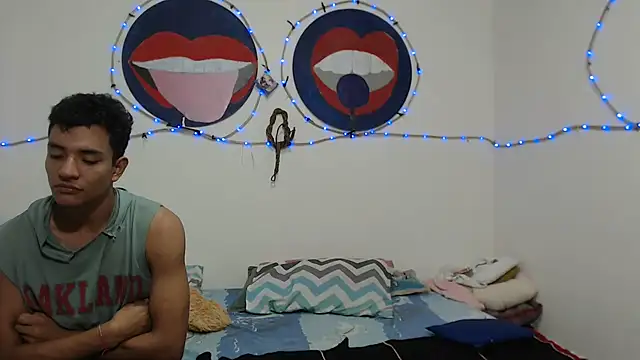 Snapshot of PartySexting chatting on February 15, 2025, 5:09 am PartySexting online show from February 15, 2025, 5:09 am