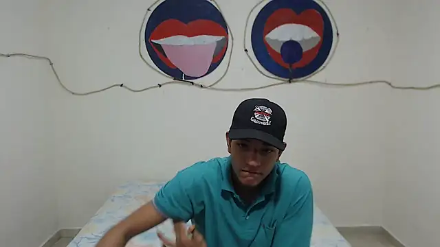 Snapshot of PartySexting chatting on February 18, 2025, 9:09 pm PartySexting online show from February 18, 2025, 9:09 pm