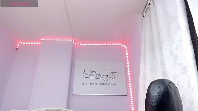 Snapshot of cami_fire chatting on February 20, 2025, 11:32 pm cami fire online show from February 20, 2025, 11:32 pm