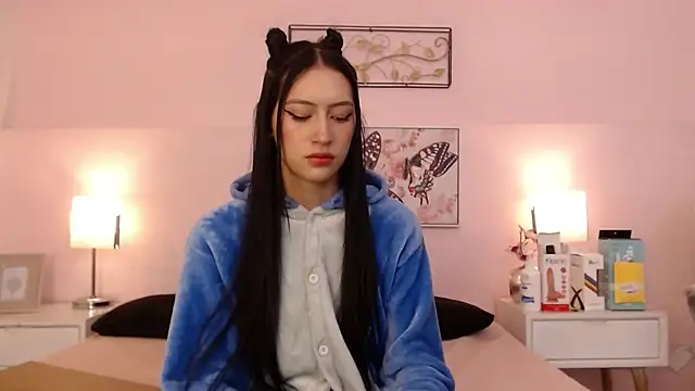 Snapshot of sara17_ chatting on October 10, 2025, 4:22 am sara17  online show from October 10, 2025, 4:22 am