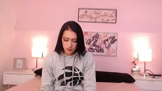 Snapshot of sara17_ chatting on October 19, 2025, 1:39 am sara17  online show from October 19, 2025, 1:39 am