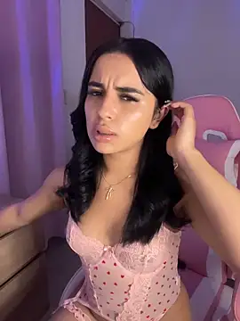 Snapshot of Emily-14 chatting on February 18, 2026, 4:52 am Emily-14 online show from February 18, 2026, 4:52 am