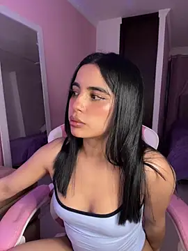 Emily-14 online show from May 30, 2026, 4:31 am